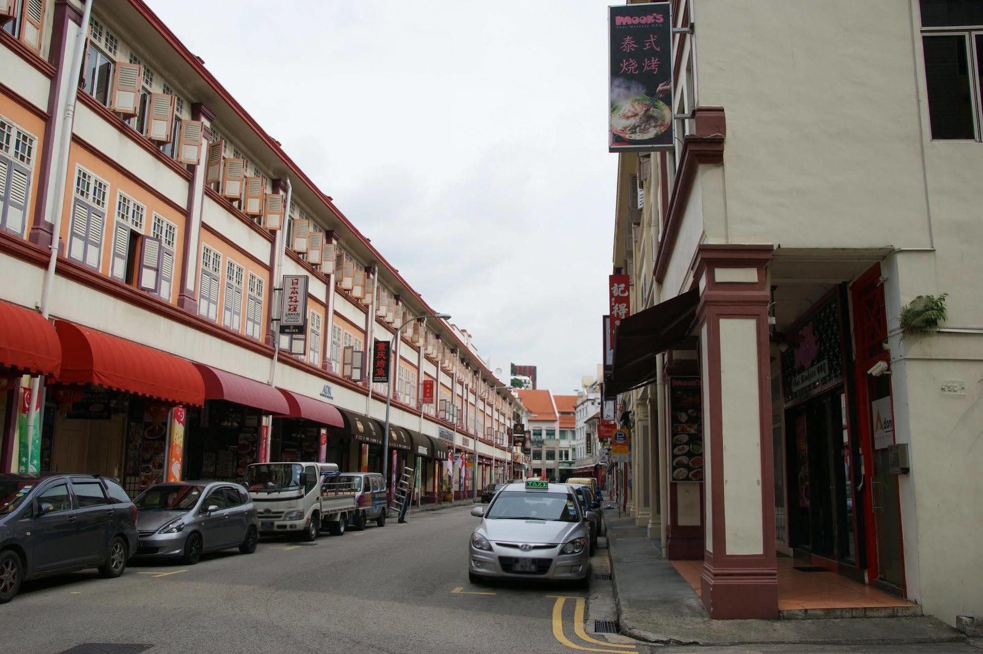 The Snooze Hotel At Bugis Singapore Exterior photo